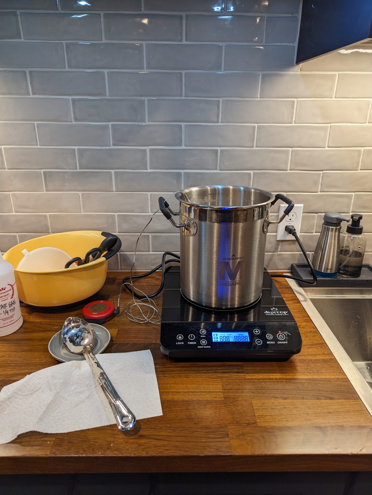 Photo of a two-gallon pot on a small induction cooktop