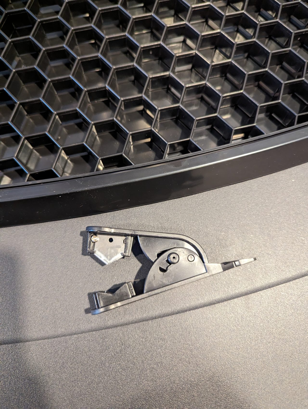 Photo of a small cutting tool for EVABarrier plastic tubing